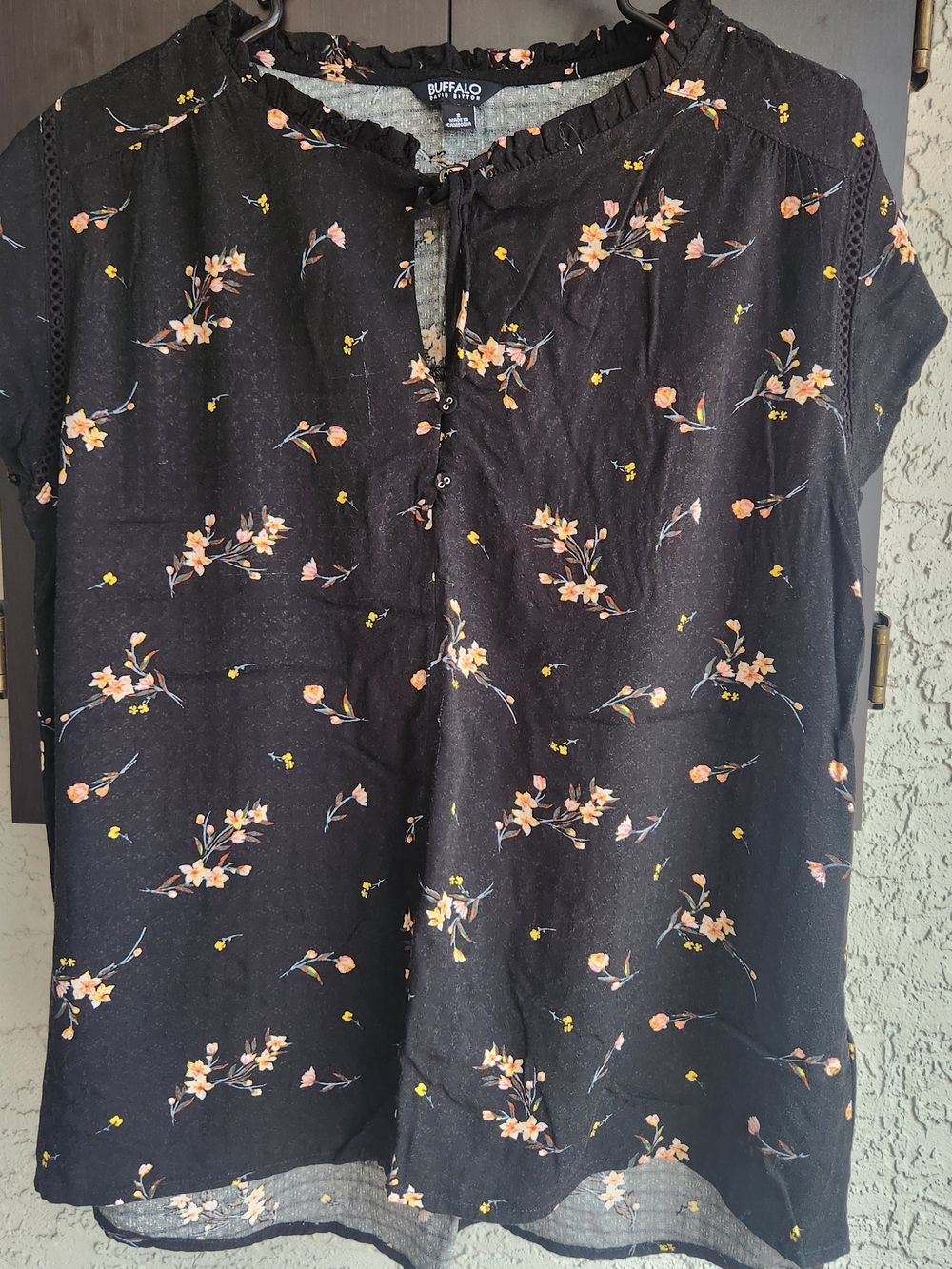 Women's Buffalo Relaxed Floral Peasant Blouse Black with Peach Floral Sz Small